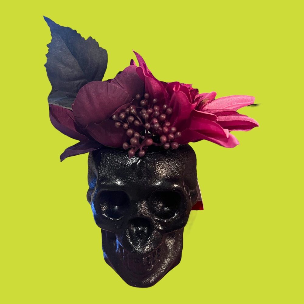Halloween Figural Skull Floral Planter Creepy Purple Fuchsia & Black Blooms NEW